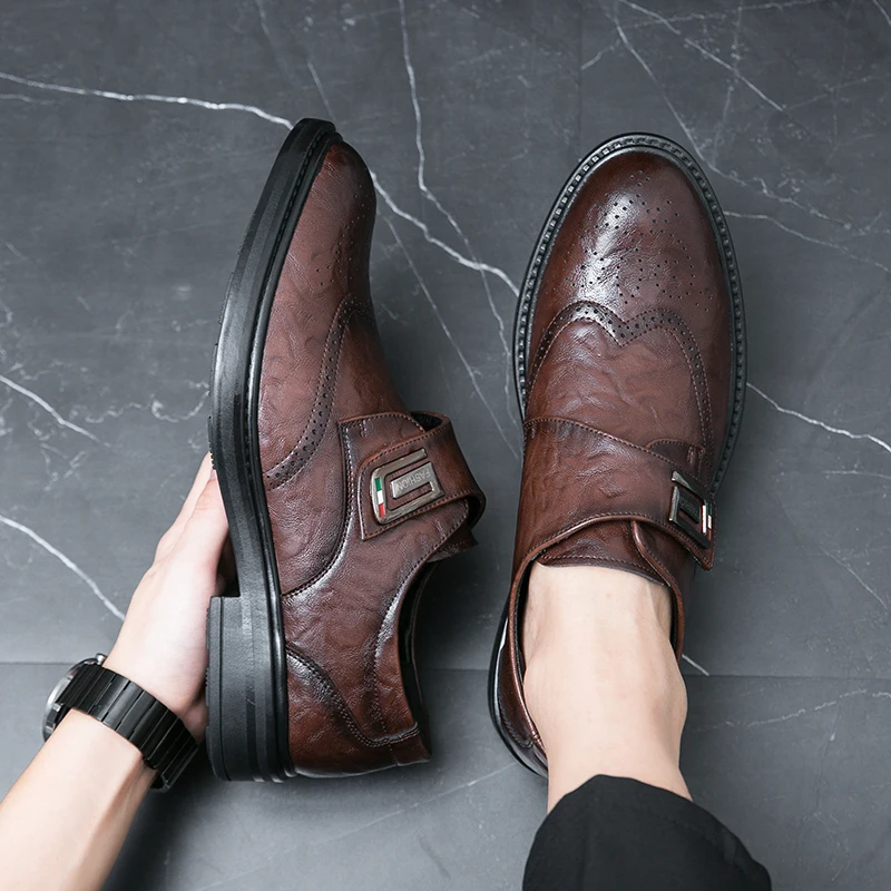 High Quality Men Daily Leather Shoes British Style Business Oxford Manager Man Brock Carving Shoes Buckle Fashion Dress