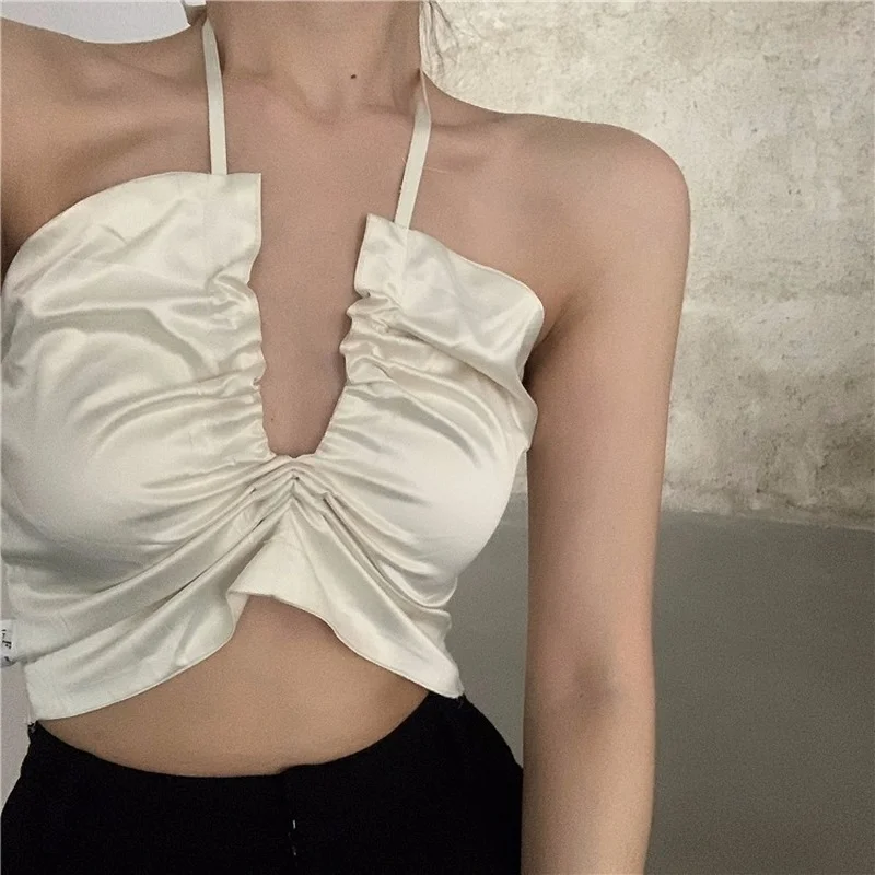 

Women Camisole Slim Body Sexy V-neck White Top Short Wrapped Bottoming Shirt Summer 2023 Korean Y2k Female Solid Sleevess Tshirt