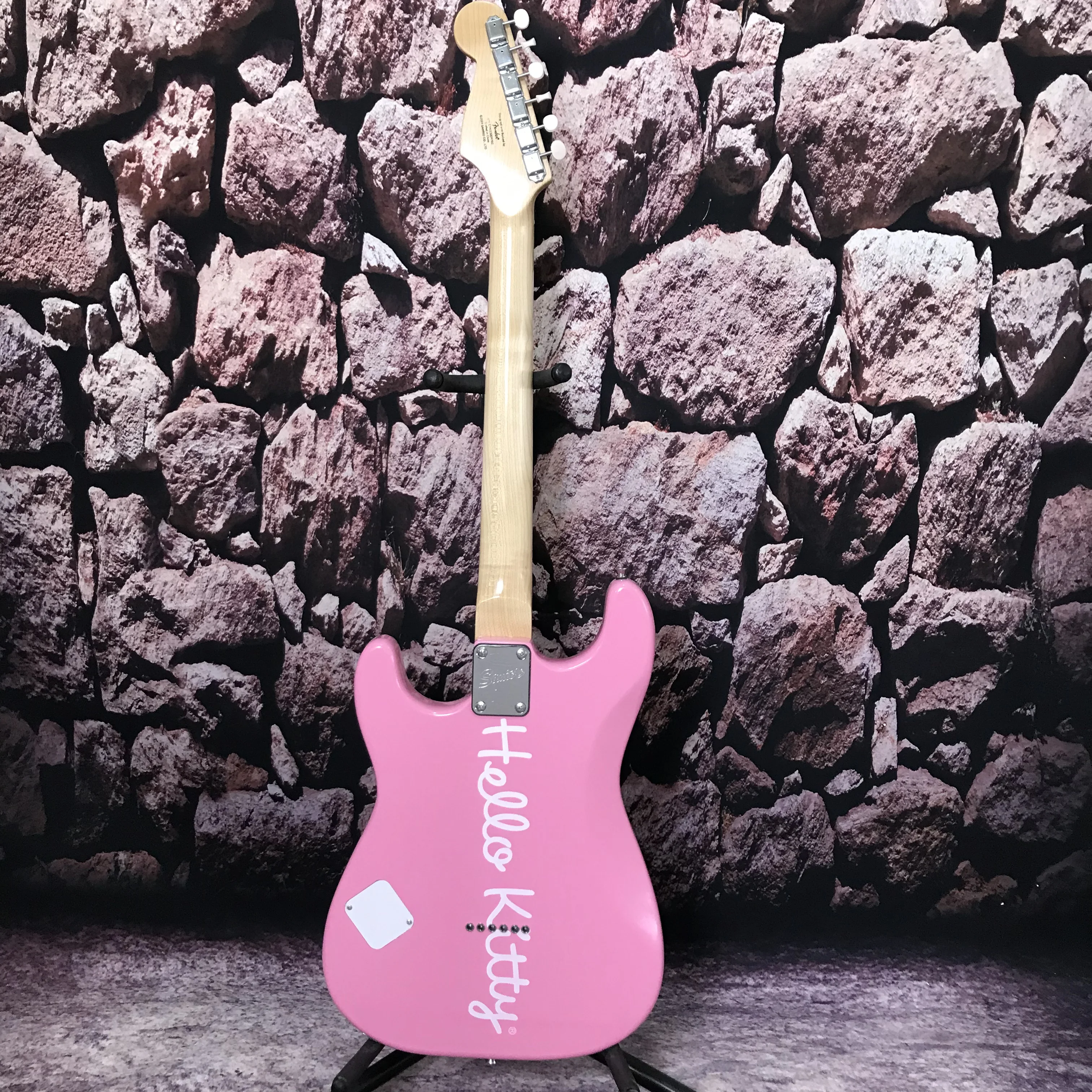Best-selling Factory electric guitar Hello cat S T pink color in stock basswood body maple neck