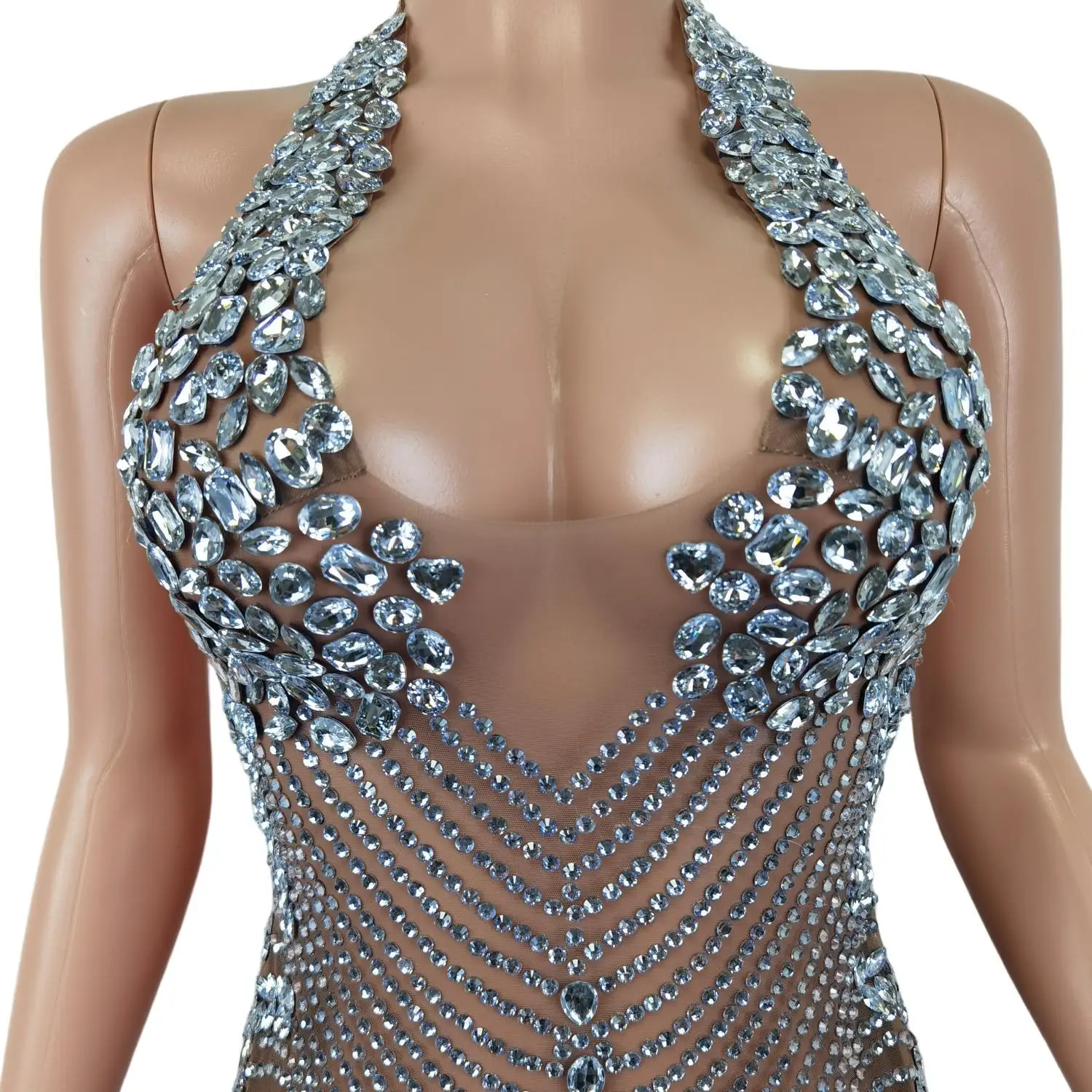 Рисунок 5 - Роскошные Блестящие Серебряные Кристаллы