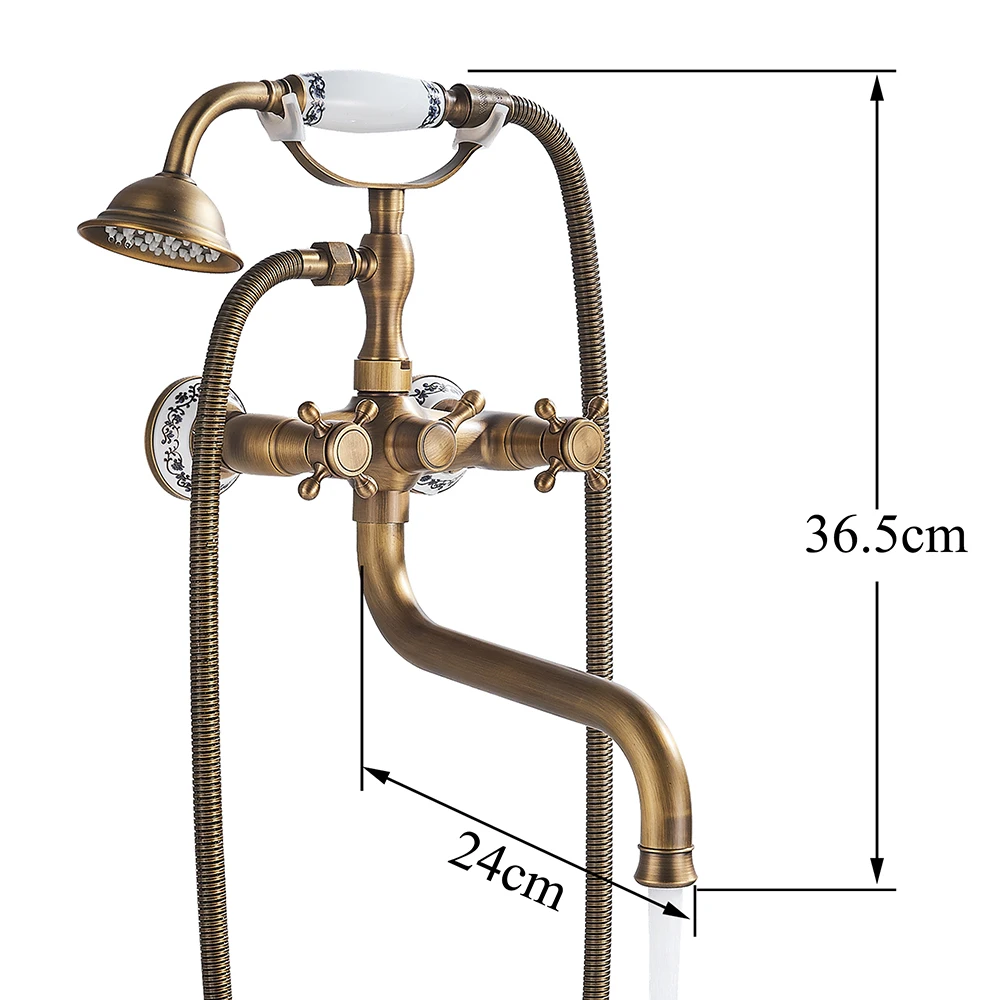 خلاطات حوض الاستحمام النحاسية العتيقة، مثبتة على ا...