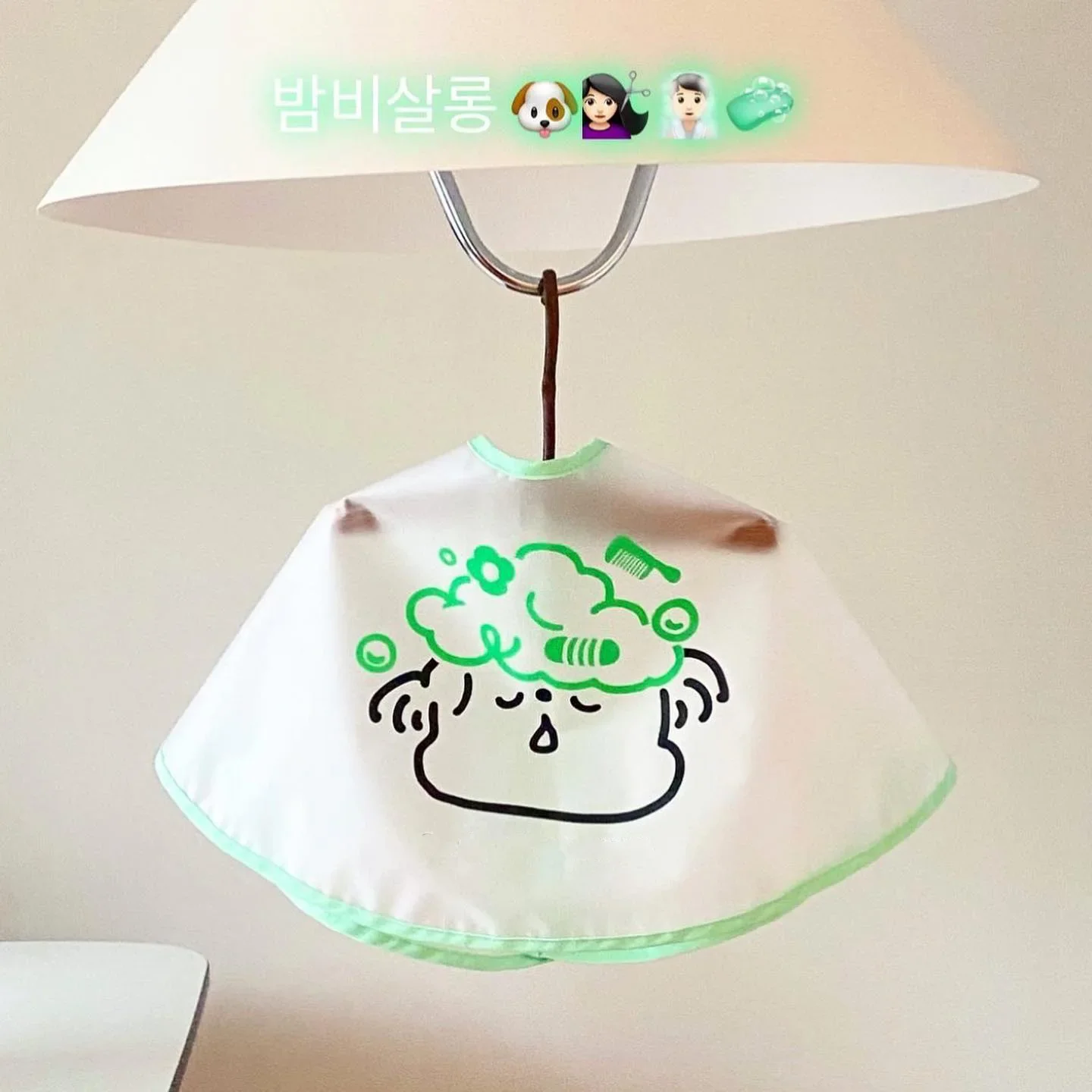 Cane Taglio Di Capelli Mantello Lacrima Macchia Cura Del Viso Mantello Impermeabile Bavaglino Pulizia Face Wash Tuta Cat Puppy Bichon Teddy Dog Suppli