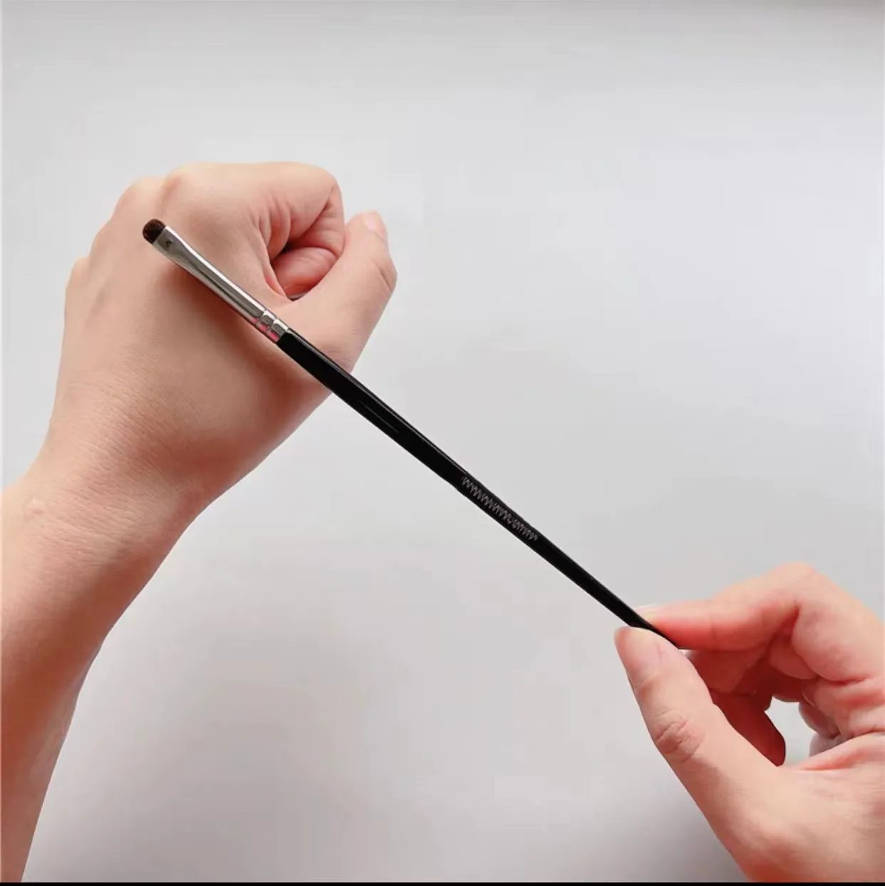 1pc Detail small Eyeshadow Make up brush Pony hair Precision Eye shadow Makeup brushes Tapered Smudge cosmetic tools 4