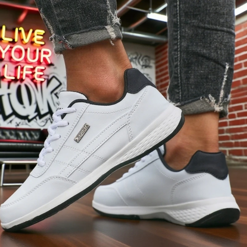 New Men's Sneakers Fashionable Breathable Non Slip Board Shoes Comfortable Outdoor Walking in Summer Men's Trendy Sports Shoes