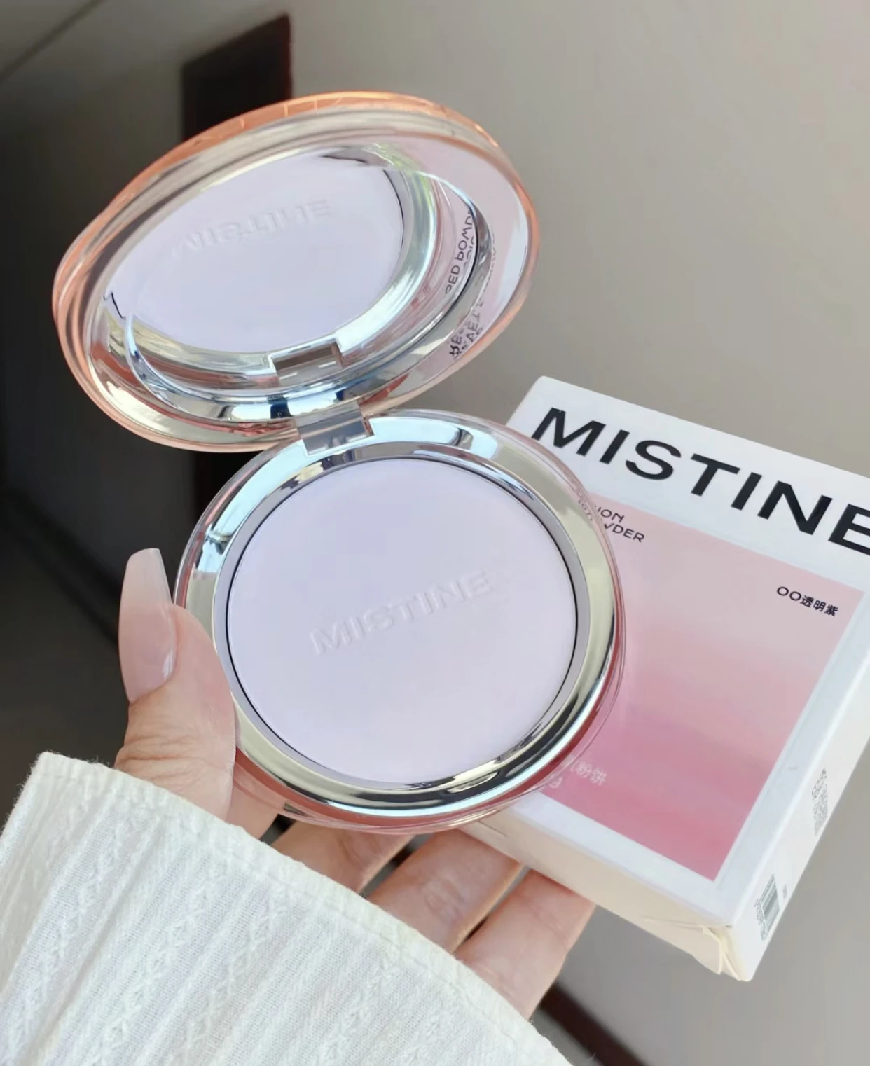 

Бархатная ткань Mistine, контроль жирности, яркость, долговечная Настройка порошка 9 г