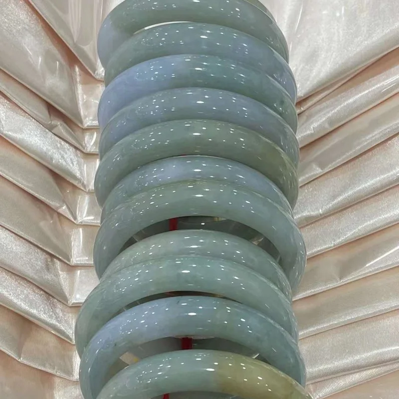 A Good Color New Arrival Oil Green Bottom Jade Bracelet Jewelry Accessories