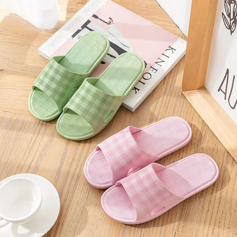 

T77Wholesale summer slippers home indoor bathroom for men and women EVA soft sole non-slip thick soles step on shit feeling sli