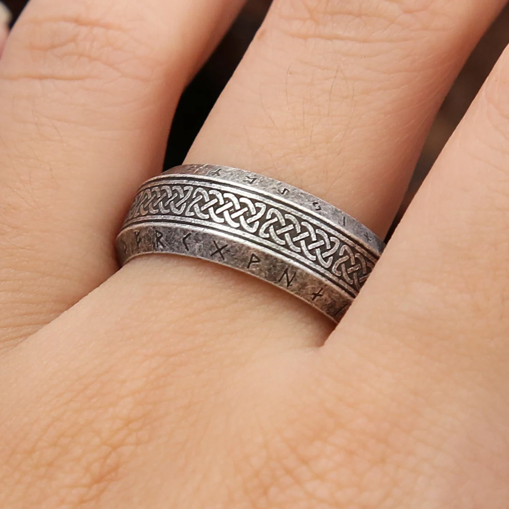Couples Rings Stainless Steel Finger Ring Fashion Vintage Simple Viking Rune Ring for Men Women Nordic Celtic Knot Amulet Jewelry