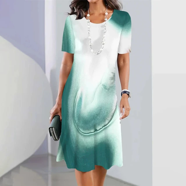 고풍스러운 실루엣과 현대적인 트위스트를 만나는 우아한 레트로 원피스