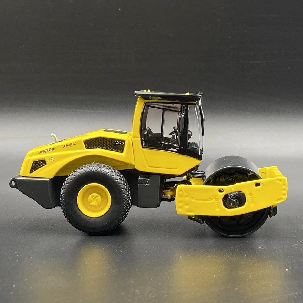 Die casting 1:50 BOMAG BW213D simulation engineering machinery