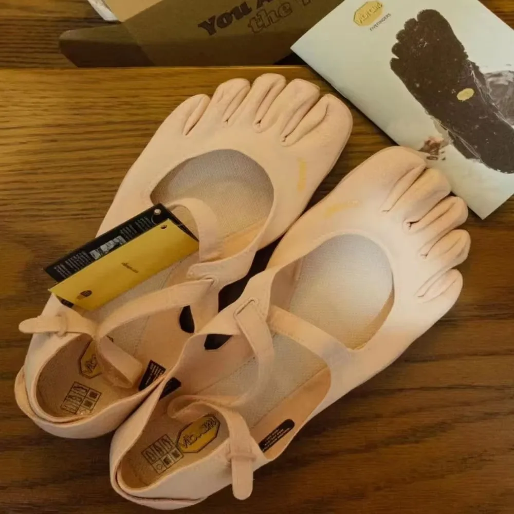 V-Soul Five-Toe Sneakers 2