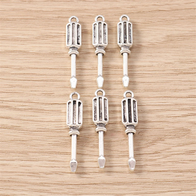 10 Stück 6 x 30 mm niedliche Legierungs-Schraubendreher-Charms-Anhänger für die Herstellung von Tropfen-Ohrringen, Halsketten, Armbändern, DIY-Handwerk, Schmuckzubehör