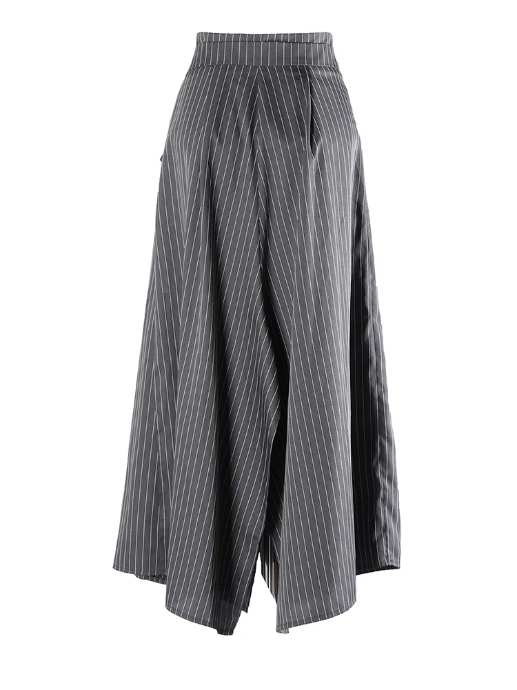 [EAM] High Waist Gray Striped Irregular Pleated Elegant A-line Half-body Skirt Women Fashion Tide New Spring Autumn 2026 1DJ7864