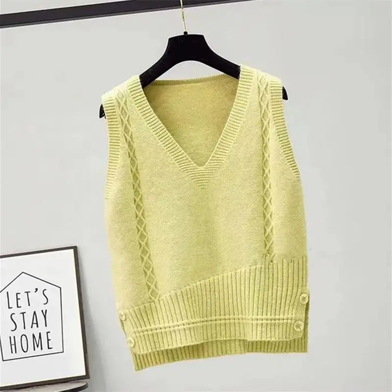 

2024 Spring and Autumn New Knitted Vest V-neck Tank Top with Split Button Decoration at the Bottom Fashionable Loose Vest Top