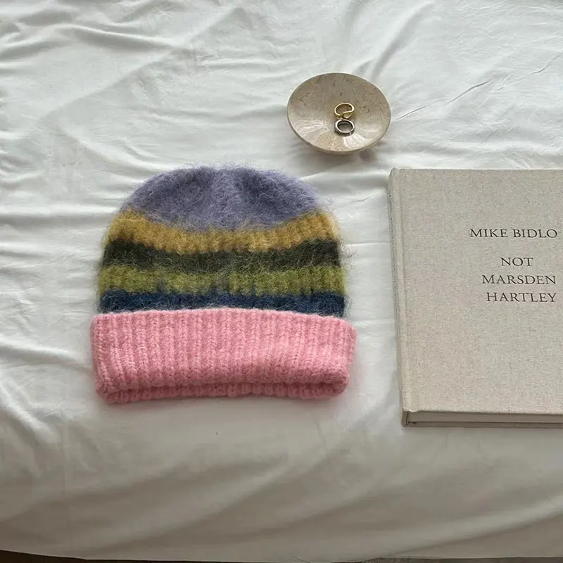 pink hat