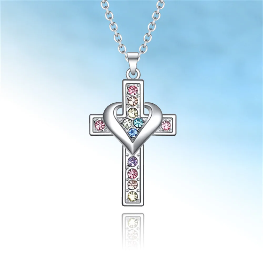 

Delicate Cross Heart Shaped Zircon Necklace for Women Fashion Cross Pendant Clavicle Chain DIY Jewelry Accessories Party Gift