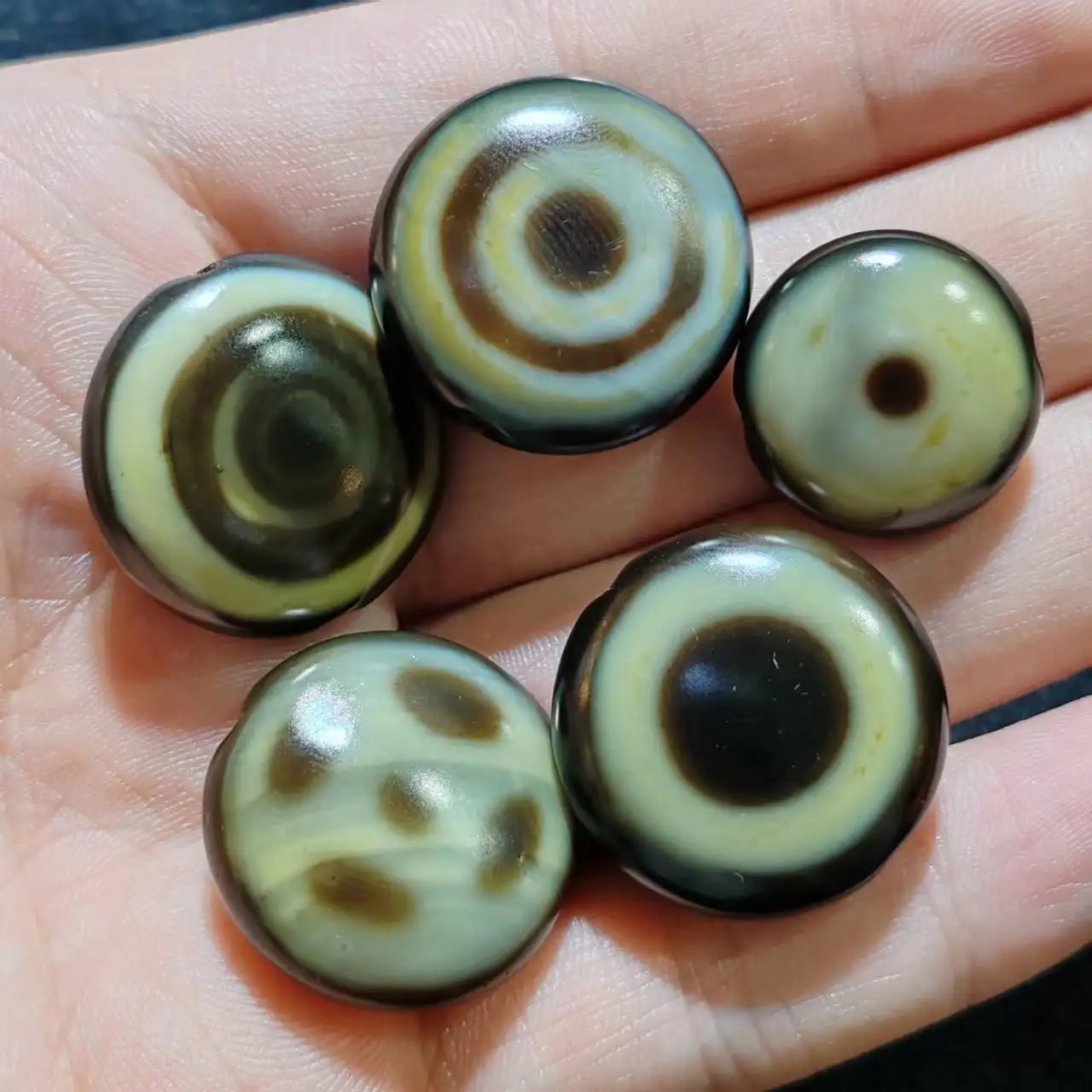 

Tibetan Teeth Yellow Infiltration Copper Coin Sheep Plate Eye Agate Tianzhu Men'S And Women'S Necklace Pendant Diy Accessories