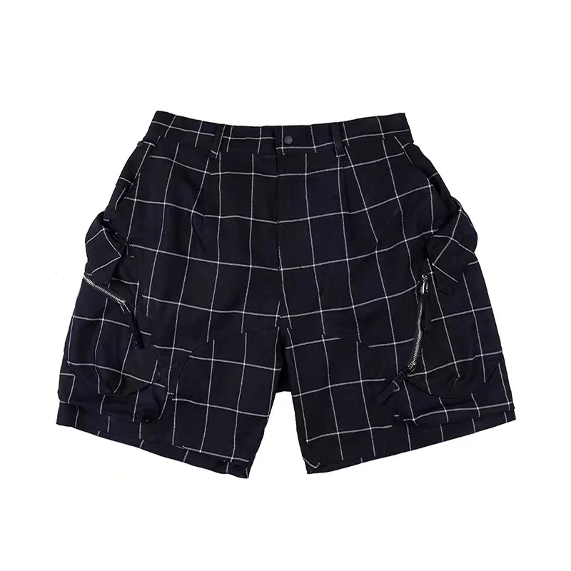 

Zippers, big pockets, overalls, thin, loose-fitting, penny-ante shorts