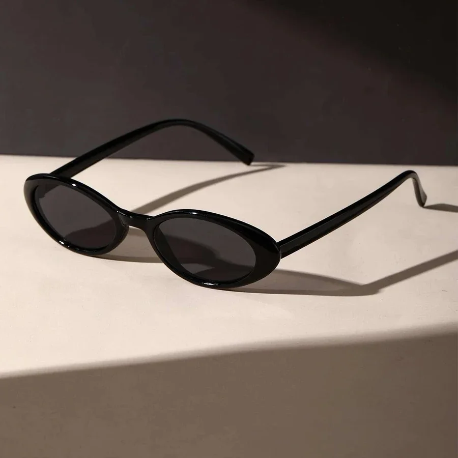 Chic Women's Retro Oval Sunglasses - Leopard Brown Fashion Shades