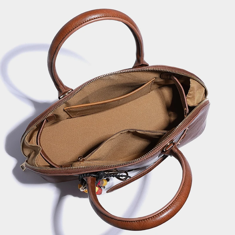 England Style Shell Bag For Women Luxury Designer Handbag Purse New In PU Belt Buckle Top Handle Hanging Ornaments Shoulder