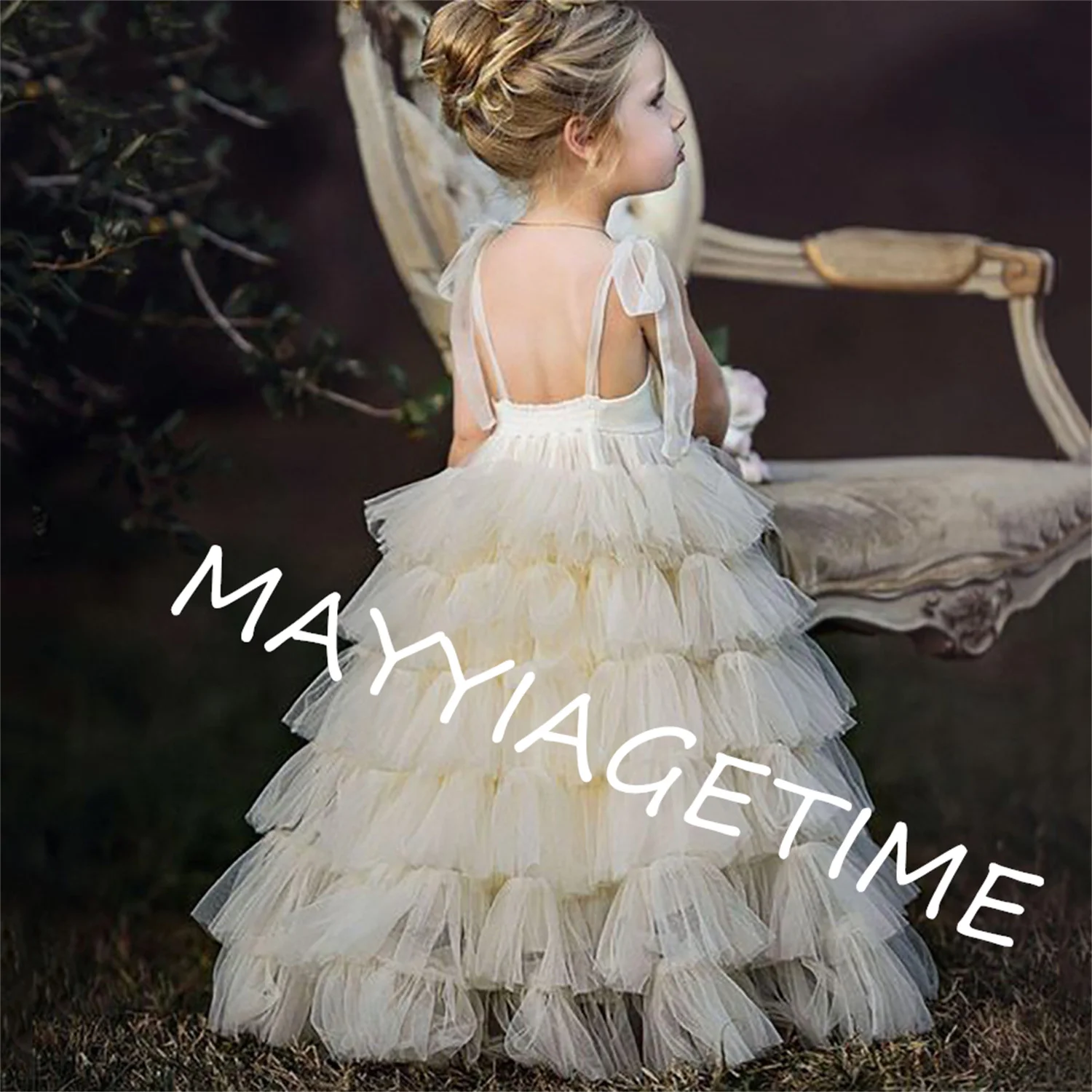 

Cute Boat Neck Flower Girl Dresses Tiered Tulle Skirt Long Communion Dress Backless Spaghetti Straps Girl Wedding Party Dresses