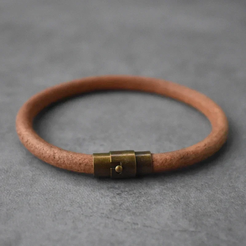 New Classic Style Men Brown Leather Bracelet Simple Magnet Clasp Button Neutral Accessories Handmaide Jewelry Gifts leather bracelet