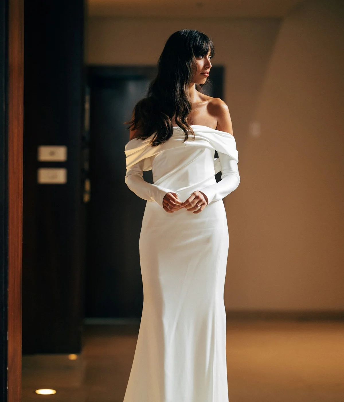 

KOYOUN Same Star Style Off Shoulder Simple Wedding Dresses Pleated Mermaid Women Bride Dress with Long Sleeves