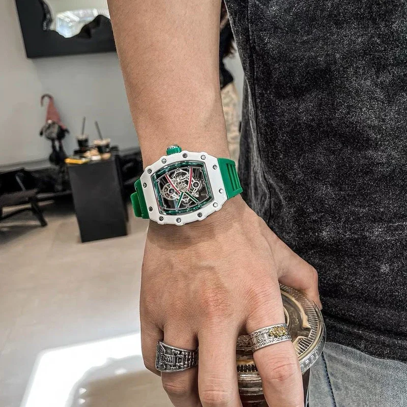 

2024 New Men's Watch 45mm Tonneau Skeleton Stainless Steel Fashion Casual Watch with Silicon Strap Couples Watch