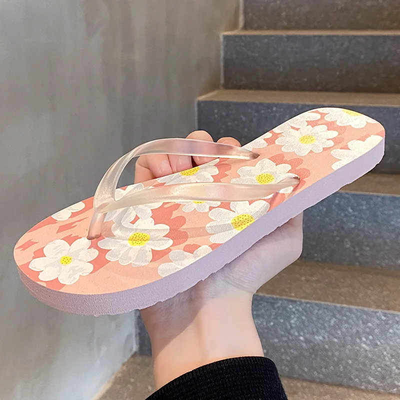 Trendy Summer Beach Anti-Slip Slippers with Fashionable Clip-On Design