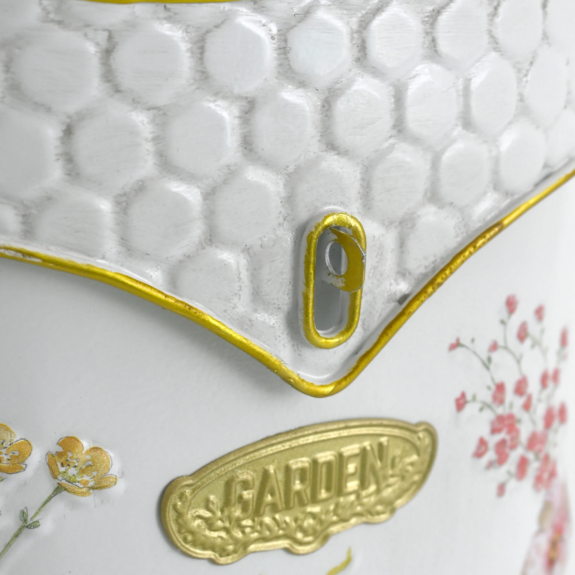 Outdoor Vintage style Mailbox, Bee Pattern Rectangle Wall Post Box, Home Decoration Metal Garden Mailbox
