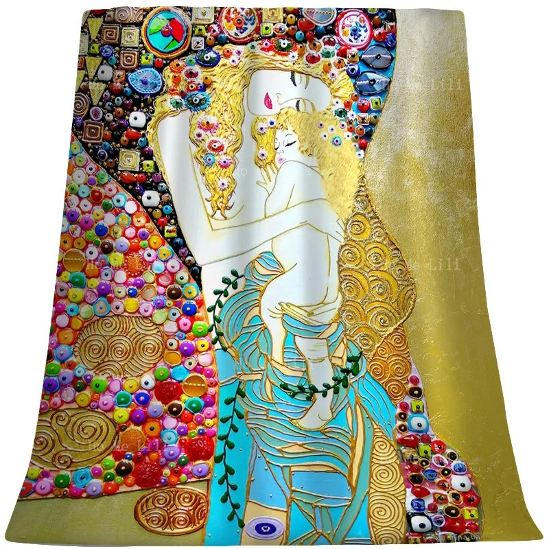 

Молодая мама удерживает дочь на детской площадке фланель от Ho Me Lili подходит для всех сезонов