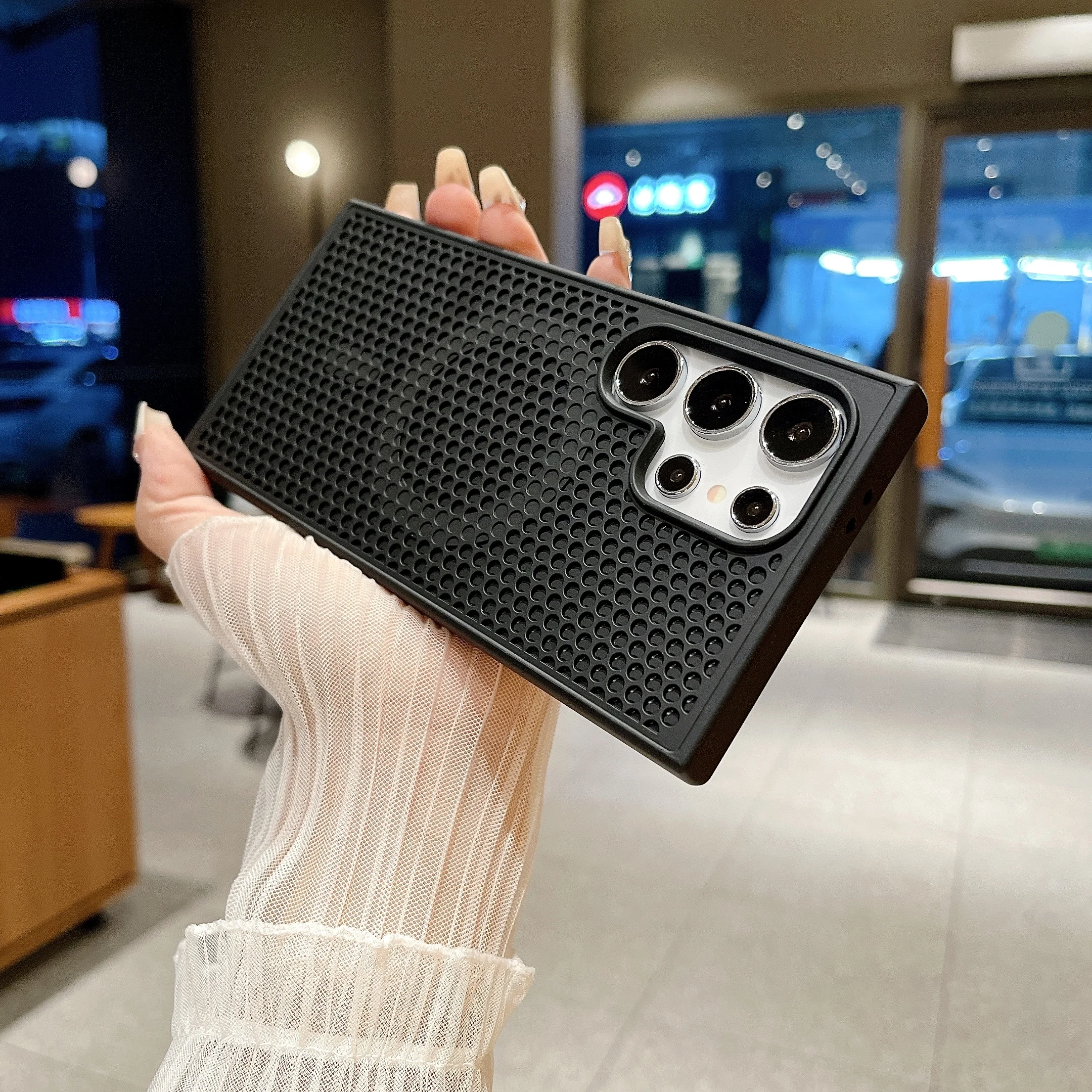 Magnetic Cooling Honeycomb Case with Magsafe Wireless Charging and Heat Dissipation