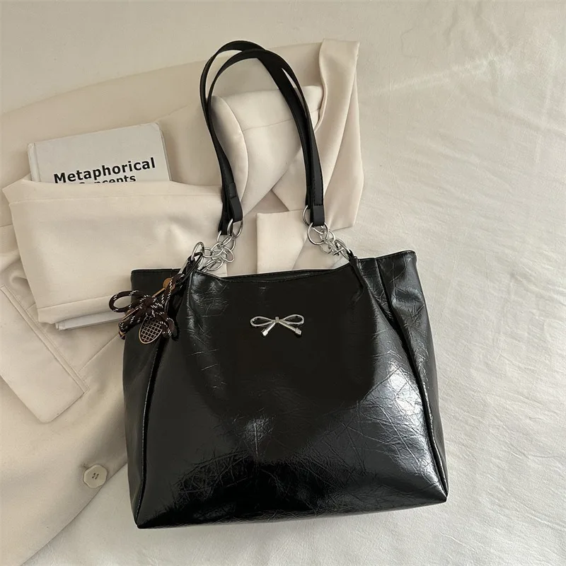 Elegant Y2K Bow Large Capacity Handbags Luxury Designer Shoulder Bag Women Daily Commuting Soft Tote Bag