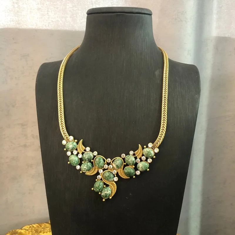 S6be38ab609724b6e99c0e6b6dd3ddf12U Retro Fashion Jade Turquoise Inlaid Necklace Earring Set Banquet Party Jewelry High-End Women Elegant And Atmospheric Mallzona