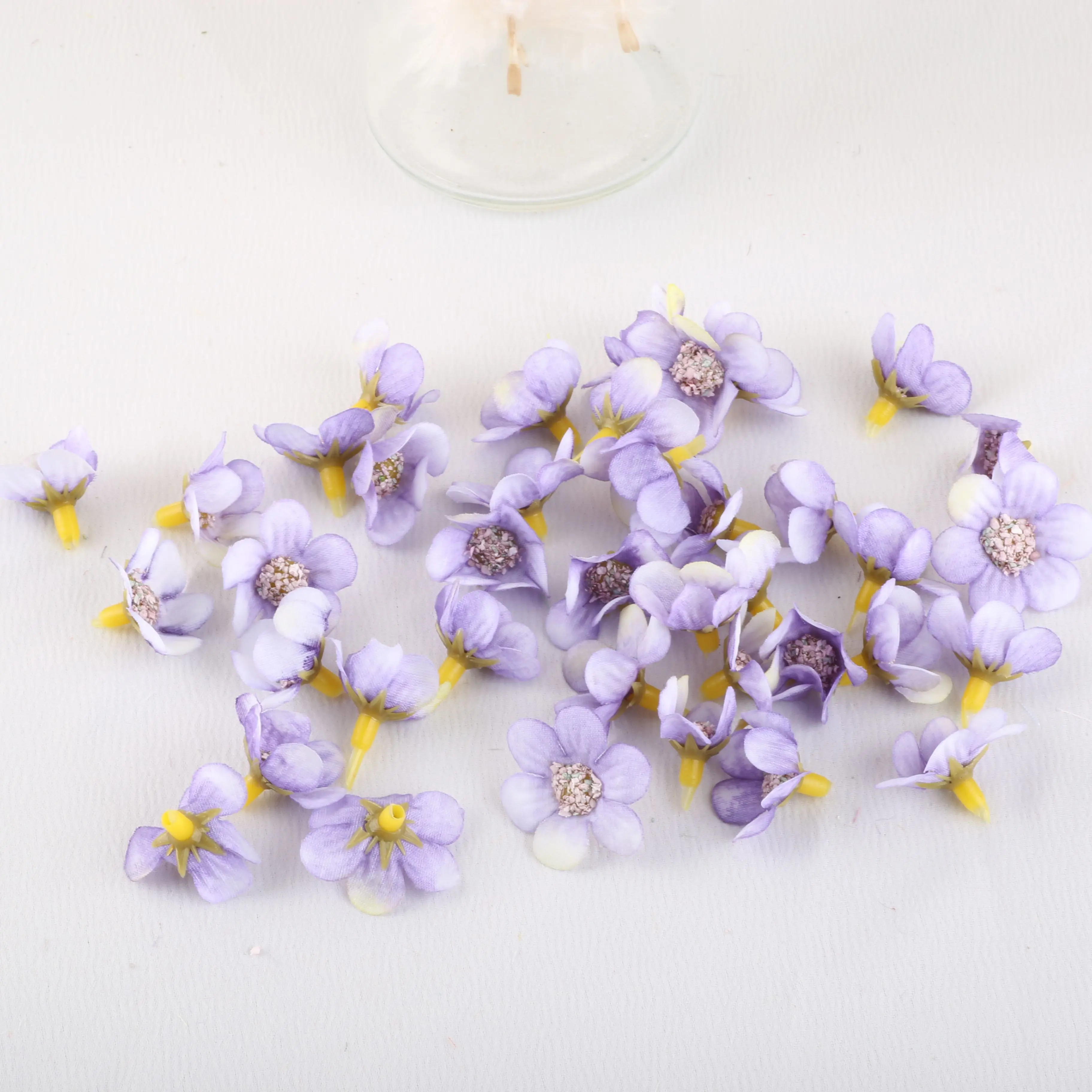 

Small Artificial Flowers Heads For Wreath Home Wedding Decor DIY Craft Accessories Beautiful Fake Flowers Multicolor Wholesale