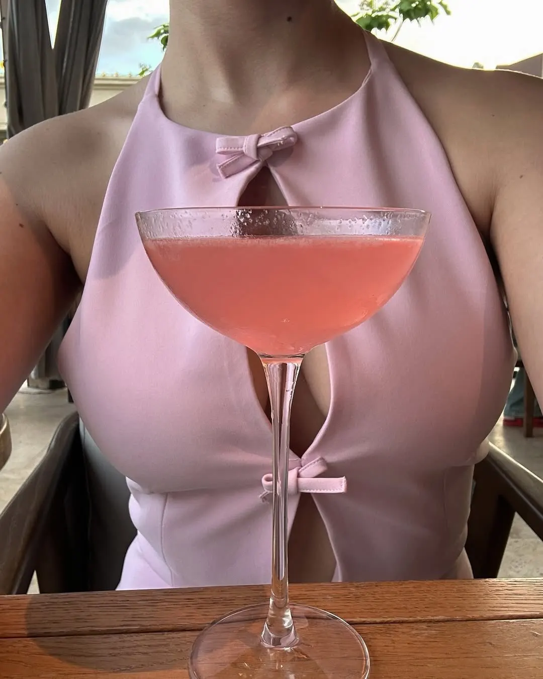 Elegant Bow Backless Halter Tank Top for Modern Women photo review