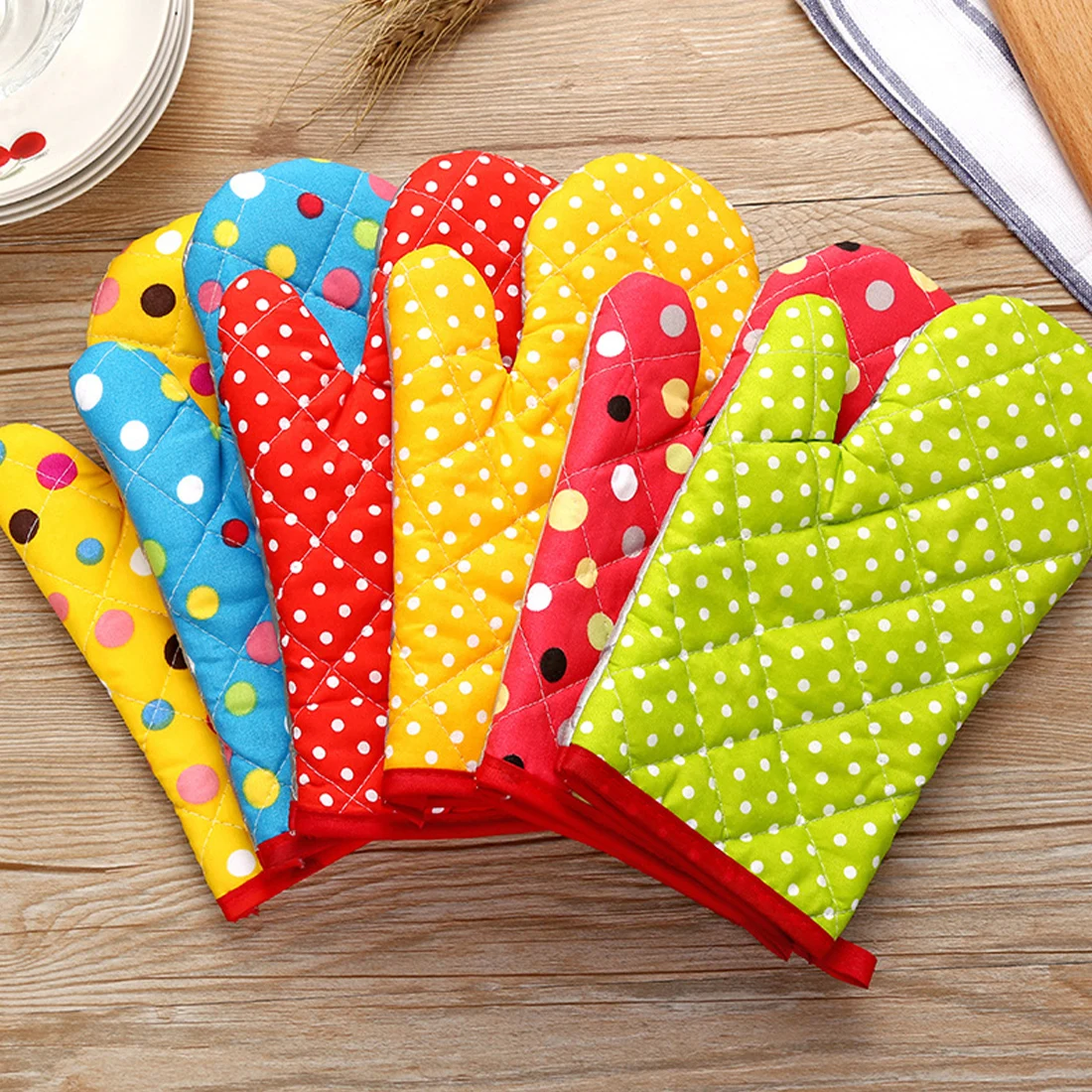 

Mitten Microwave Oven Glove Cotton Insulated Baking Heat Resistant Gloves Oven Mitts Terylene Non-slip Cute Kitchen Tool 1pcs