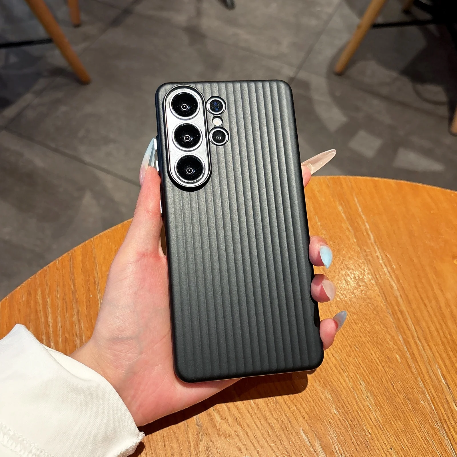 Chic Electroplated Ribbed Hard Case, Slim Metallic Wave Protective Cover