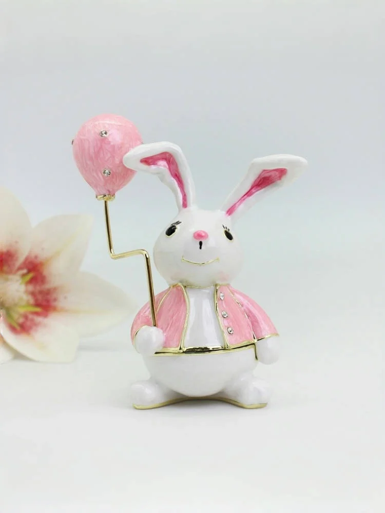 SHINNYGIFTS Emaille-Kaninchen-Dekobox, Abschlussgeschenk, ein Cartoon-Häschen-Ornament mit einem Ballon, Osterhase – Detail 2