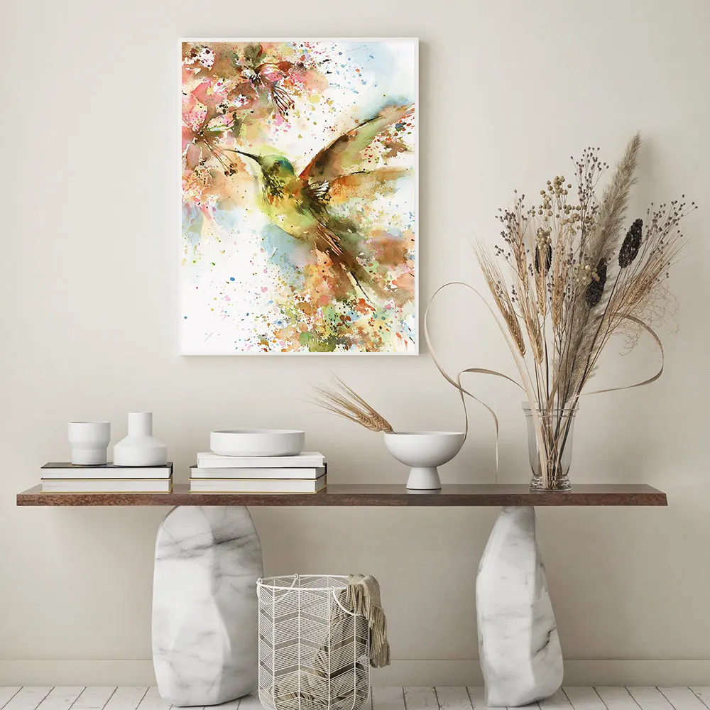 Beija-flor pintado em aquarela. pássaro de estilo abstrato e fantasia.  animais pintados em aquarela.