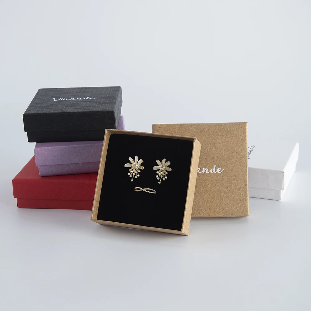 50 pçs kraft caixas de presente logotipo personalizado preto branco marrom papel pequeno caso anéis de papelão brincos caixa de embalagem de jóias de viagem