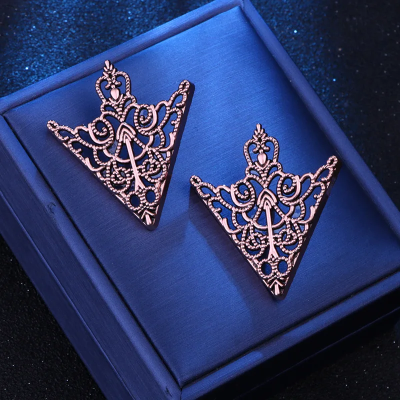 Pair of Fashion Triangle Shirt Collar Pin Corner Badge