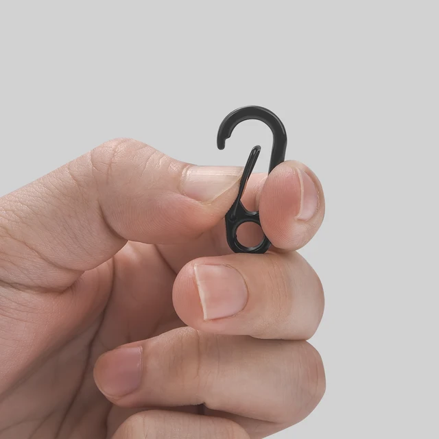 야외 활동에 이상적인 내구성 있고 편리한 키체인