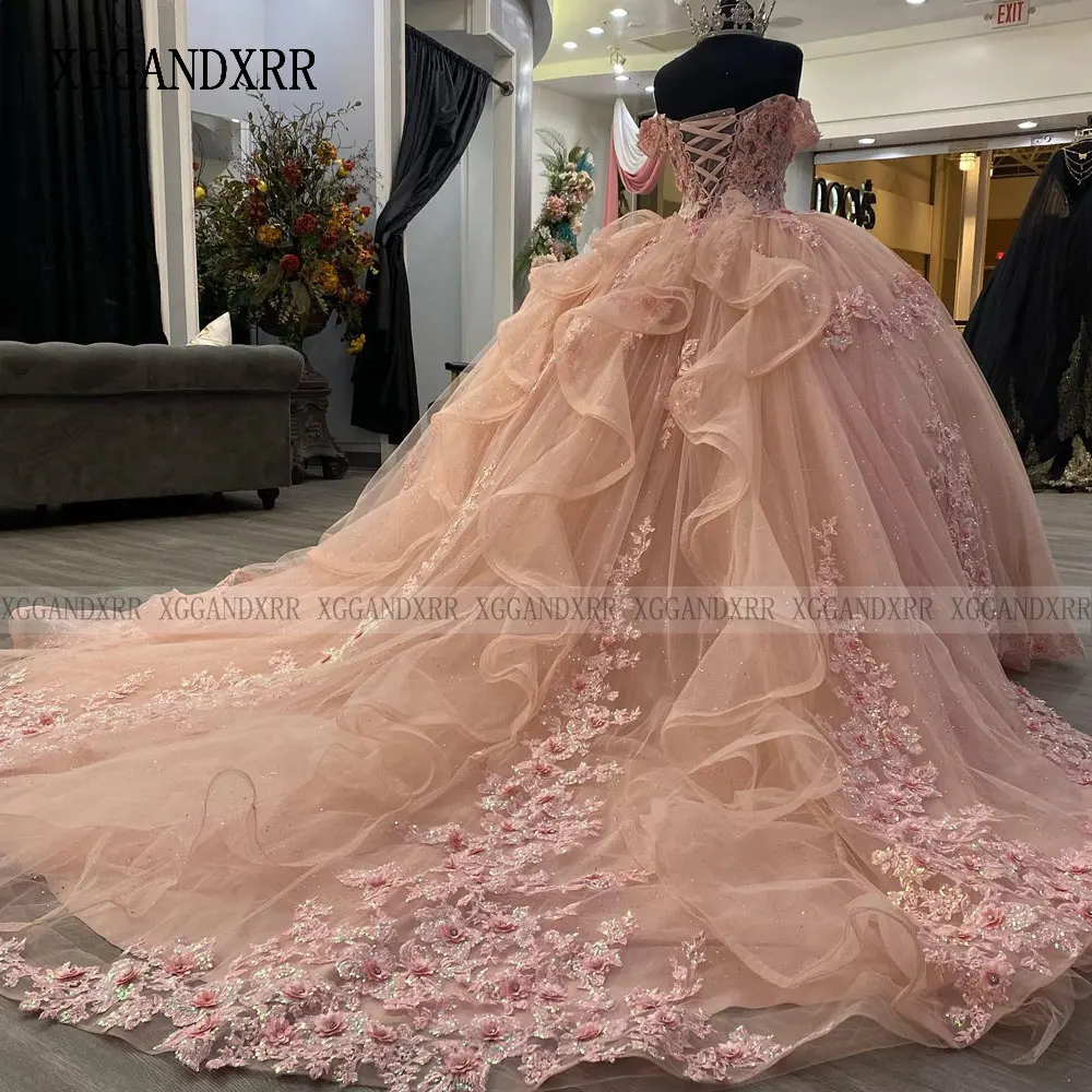 Śliczny różowy suknia balowa z odkrytymi ramionami Quinceanera sukienki 3D kwiatowa aplikacja słodka 16 15 sukienka urodzinowa przedsionka 15 Anos