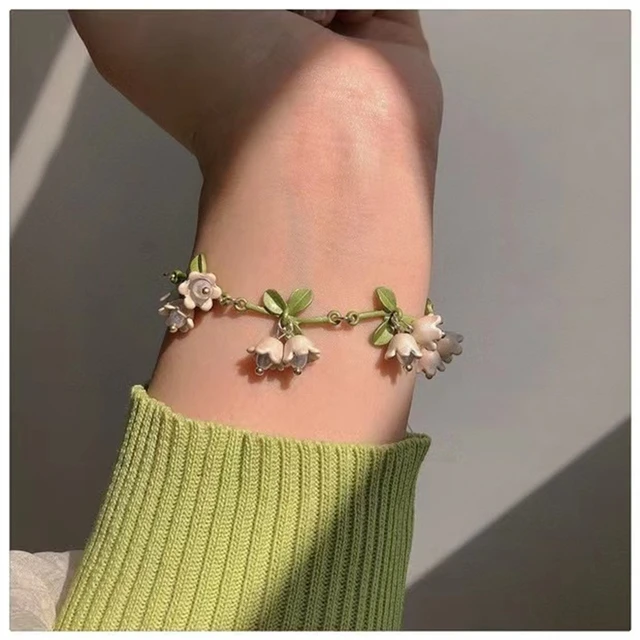 make fresh flower gajra bracelets with me for my sister's mendhi 🌸🌺 ... |  TikTok