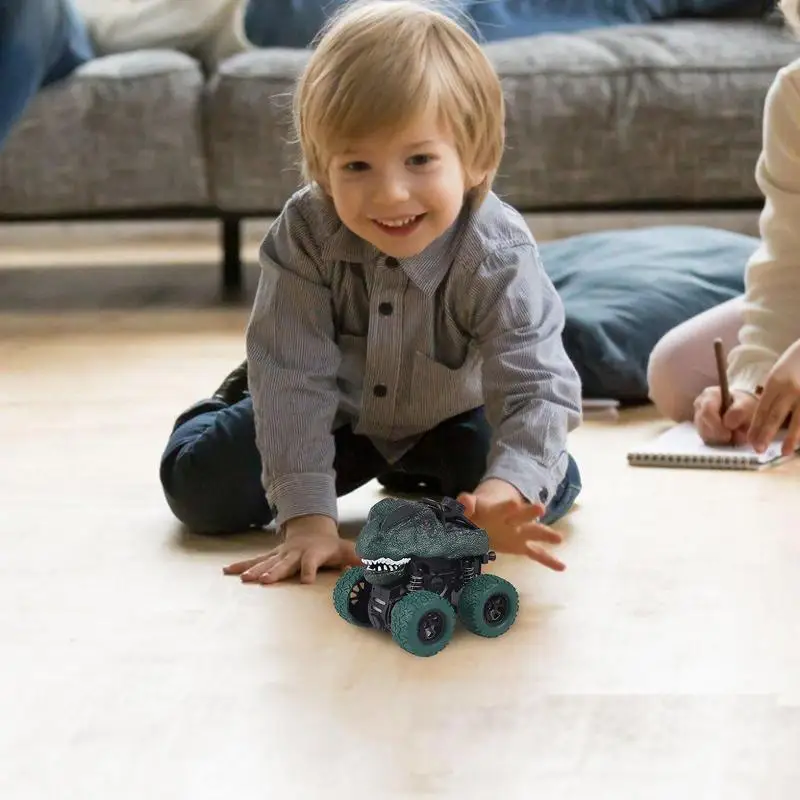 Рисунок 2 - Динозавр, игрушечные автомобили