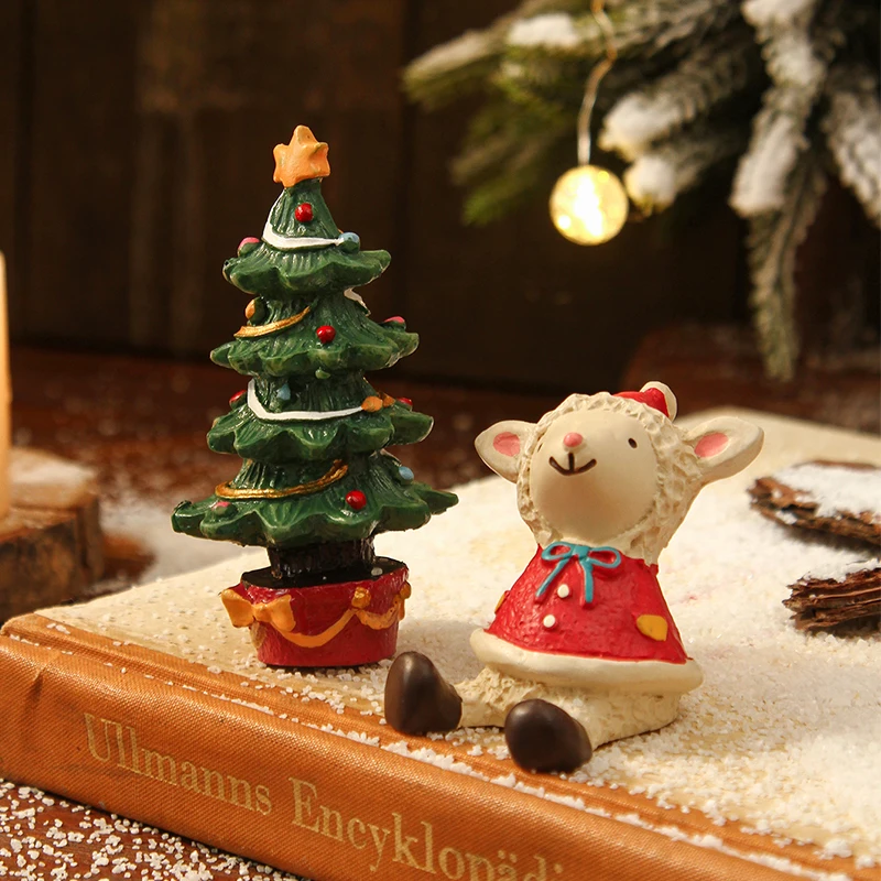 2 pieces, cute Christmas lambs and Christmas tree decorative items, resin material home decoration for festive little houses