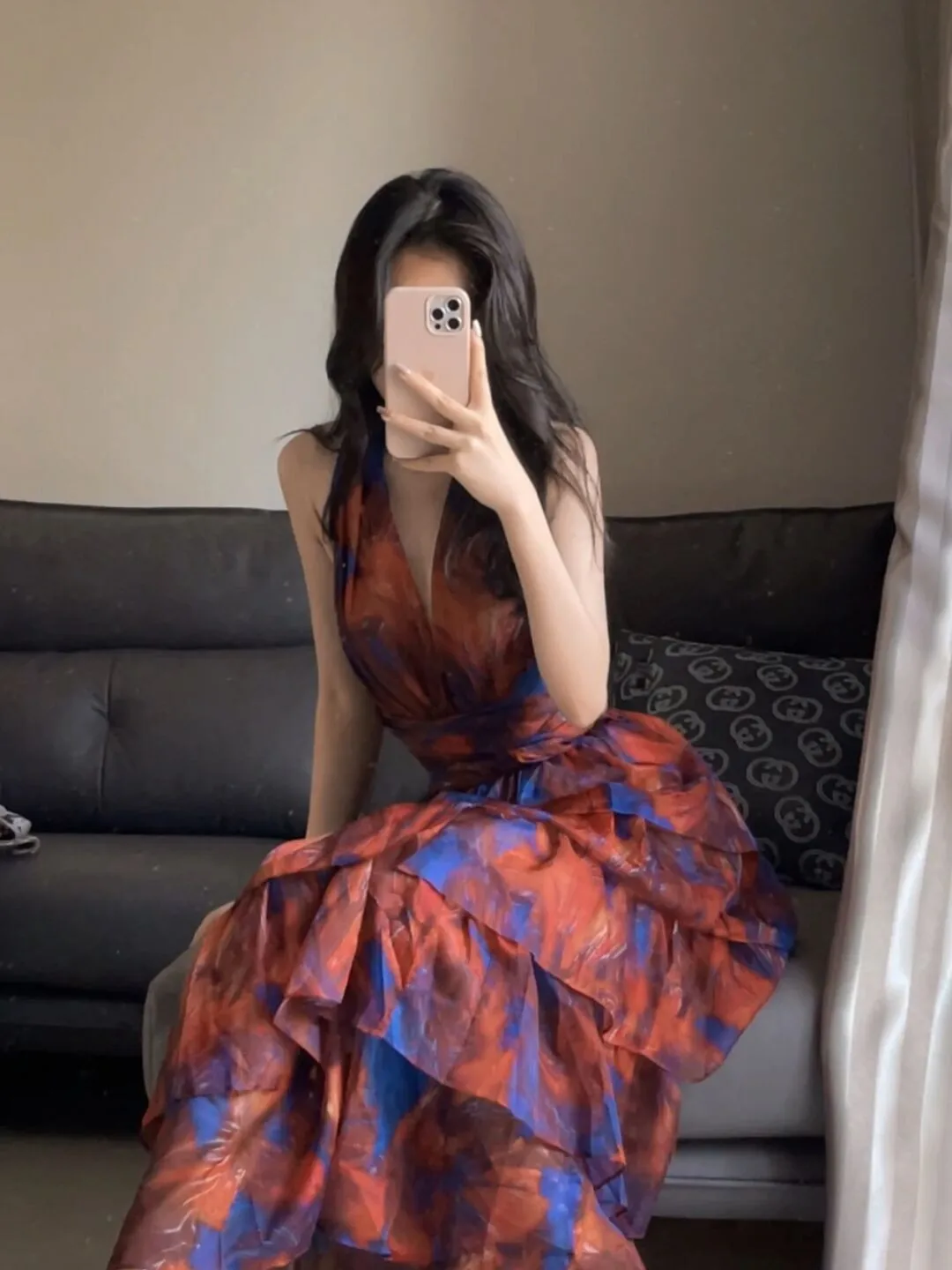 فستان طبقات ملون بتصميم أنثوي ناعم