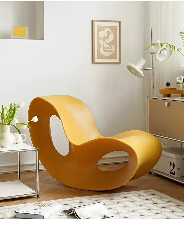 Silla de salón de plástico PE con diseño de voz moderno, sillón perezoso de polietileno moldeado por rotación, silla posmoderna para el hogar
