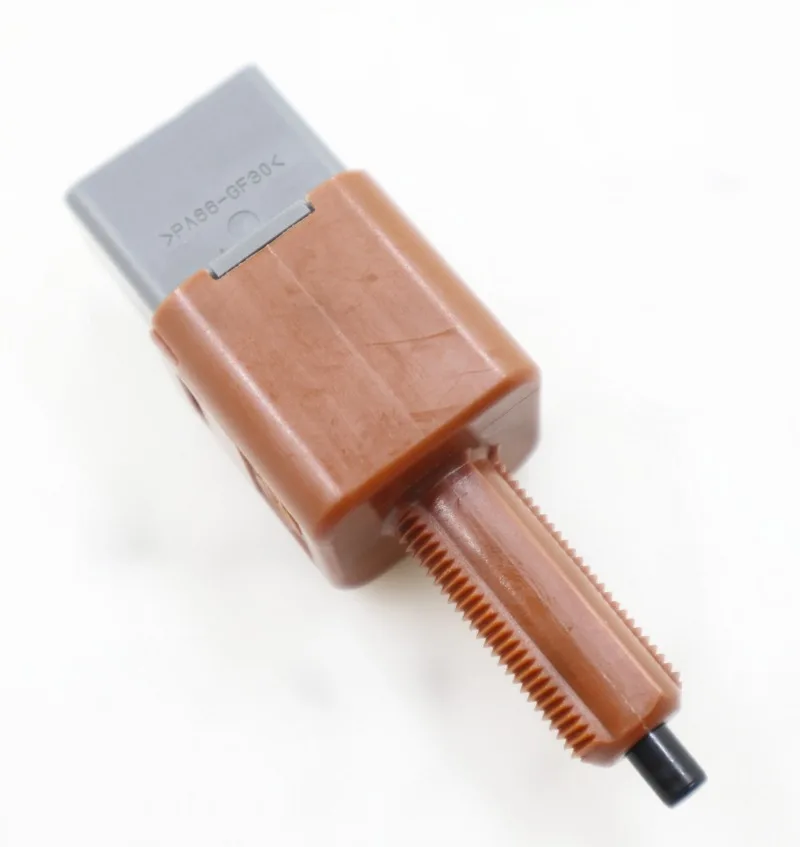 ドナ Original New 25320-JN00A 25320-4M400 25320-4M405 Brake Light